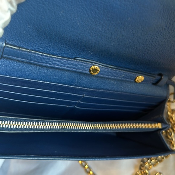Prada Blue Vitello Daino Chain Wallet: Pre-loved. - Picture 6 of 9